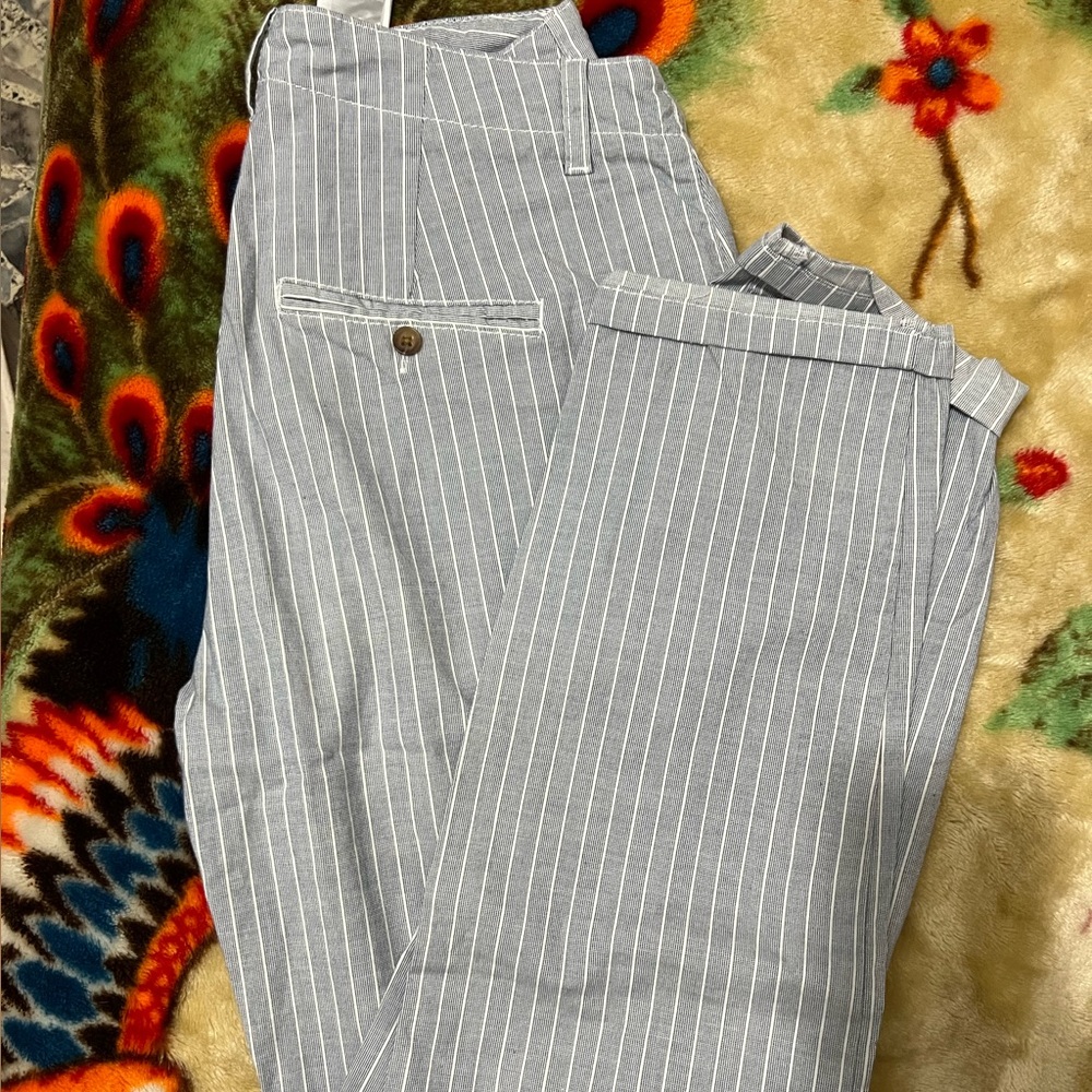 High waisted HM pants size 4 true to size, worn once or twice. Open to bundle.